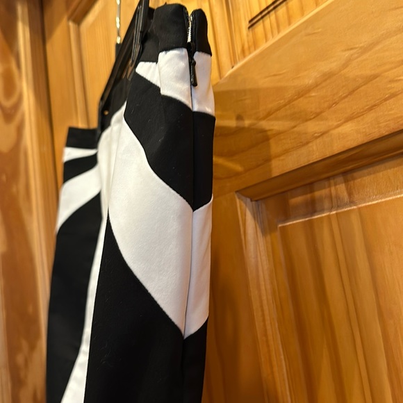NEVER WORN: Geometric Pencil Skirt, Size 12 - Picture 6 of 8